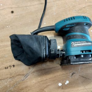 MAKITA 200W 1/4inch Sander Palm Sheet BO4565K